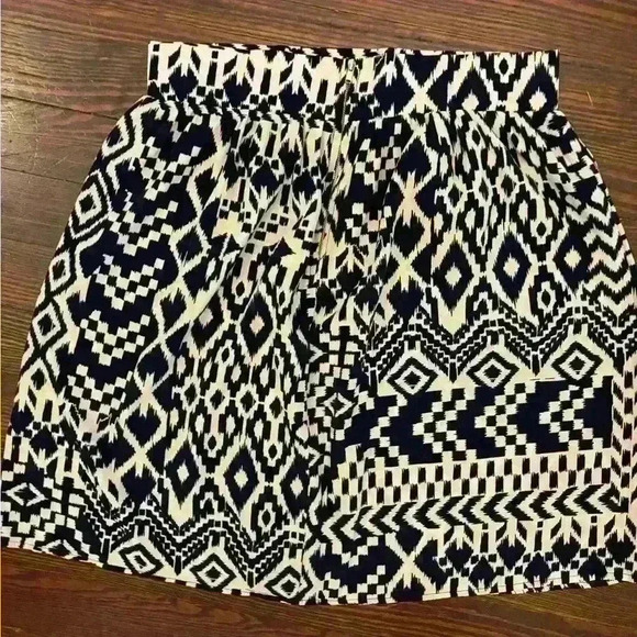 EUC Anthropologie Everly Original Design Boho Skater Skirt Women's Size Medium - Picture 3 of 5